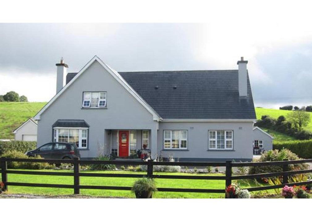 Derghaven Bed and Breakfast, Hostel and Self Catering – Scarriff